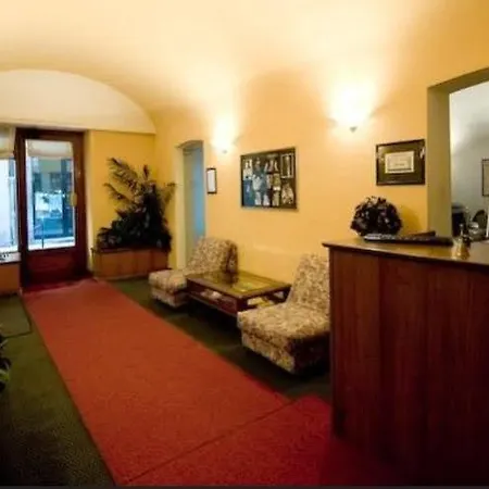 Art San Domenico מלון דירות 3*